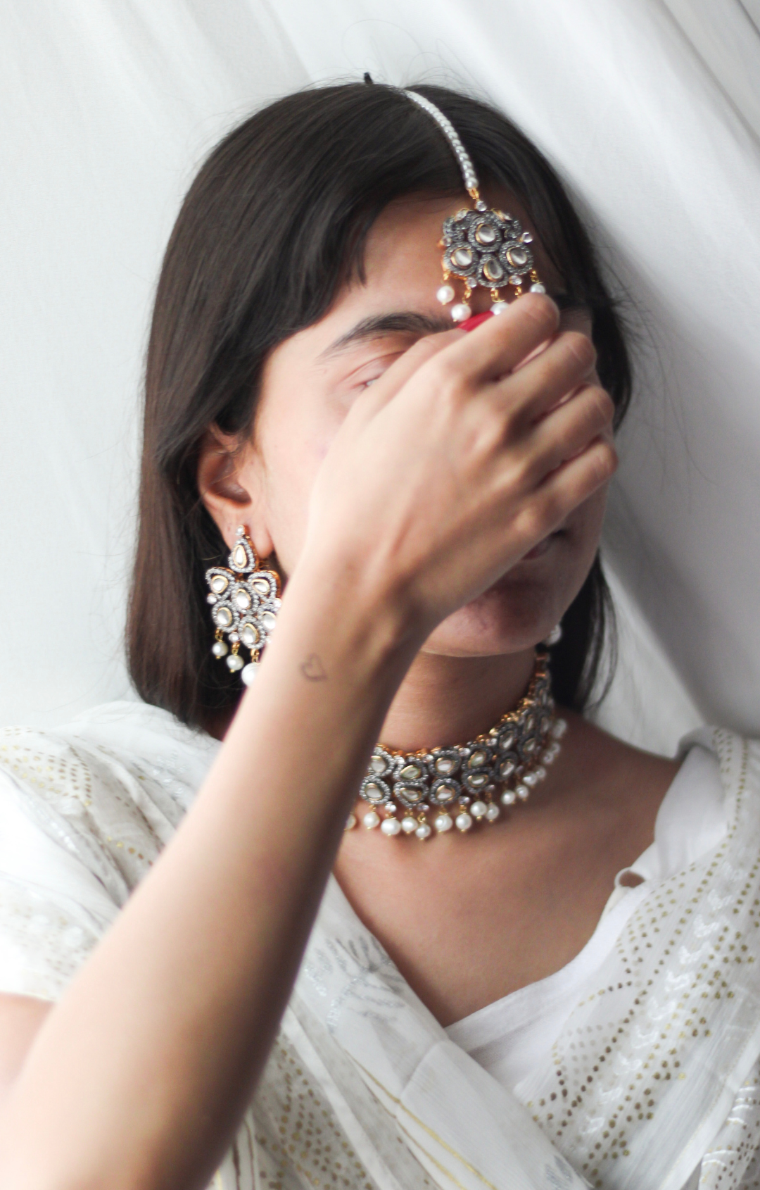 Husn e Jahaan Choker