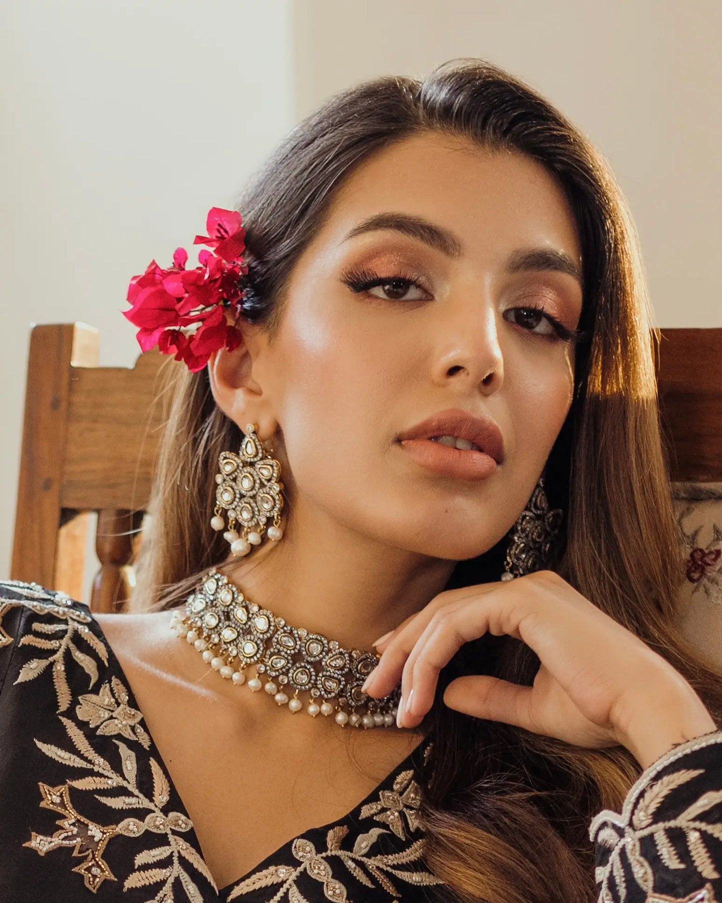 Husn e Jahaan Choker
