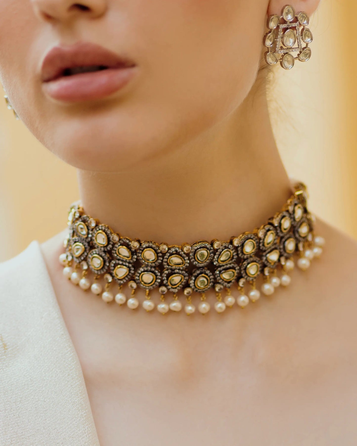Husn e Jahaan Choker