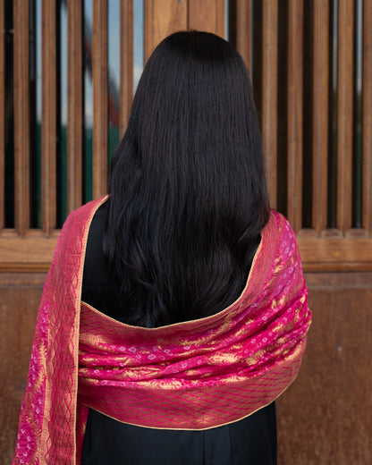 Gulaabi Chunri