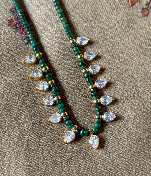 Pista Necklace